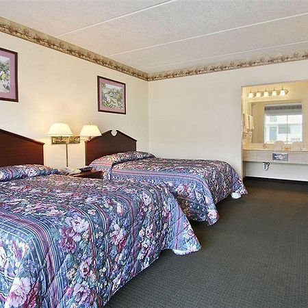 Red Rose Inn & Suites Плант Сити Екстериор снимка