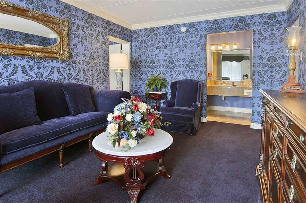 Red Rose Inn & Suites Плант Сити Екстериор снимка
